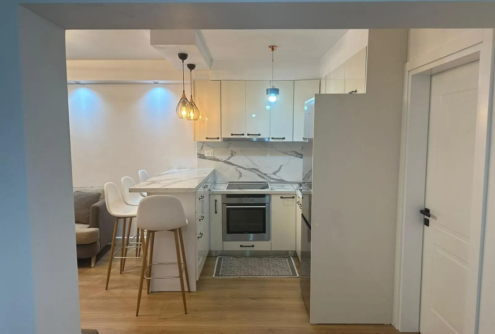 Elois Luxury Apartment Τίρανα 0*,