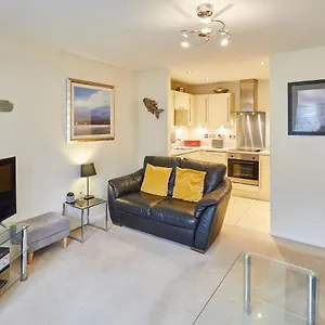 Host & - The Eskape Apartment Whitby